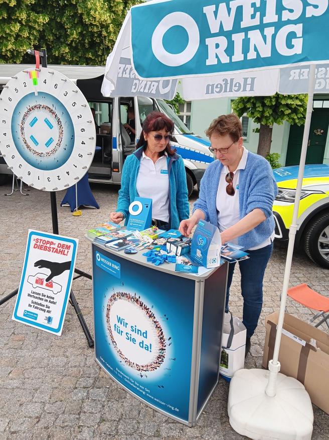 BRB_LDS_750 Jahre Luckau_Mitarbeiter_Info-Stand