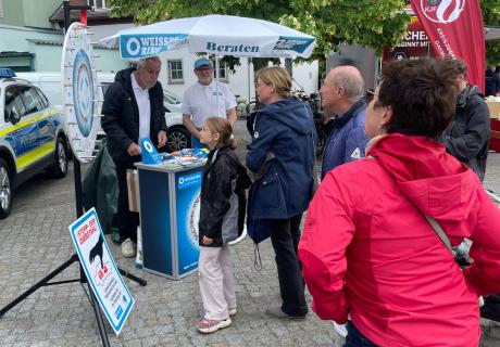 BRB_LDS_750 Jahre Luckau_Menschen am Info-Stand